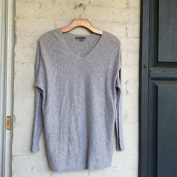 Vince Sweaters - Vince relaxed fit grey cotton V neck sweater